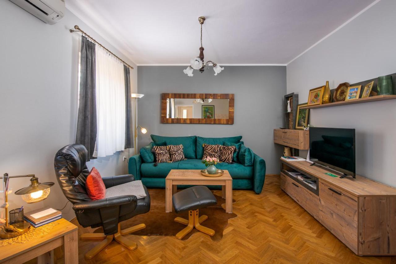 29 Apartment *
